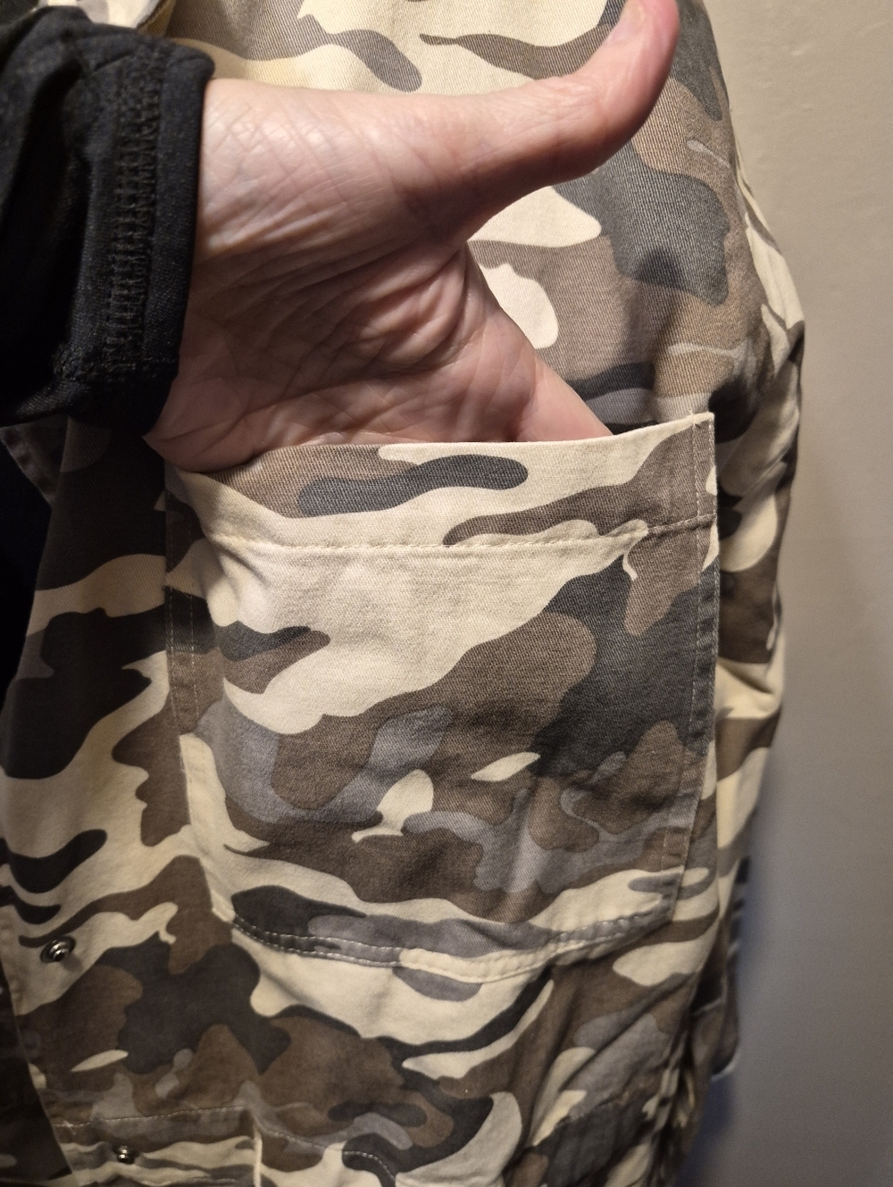 Mittoshop Over-sized Snap-front Tie Camo Jacket Medium - Picture 4 of 8